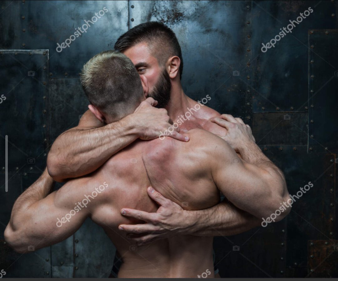 radicalmra's tweet photo. @CHUDkurse Brotherhood🤞🏻💋💋 https://t.co/UrqoXzJzpP
