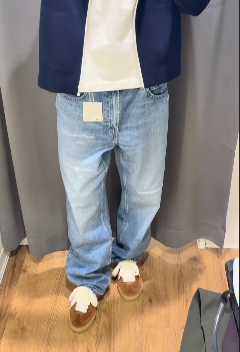 FitThemAll's tweet photo. Le nouveau jean effet usé Uniqlo x JW Anderson 🍂

Le lien: https://t.co/krwoZqX3IG https://t.co/ljzojFNF8a