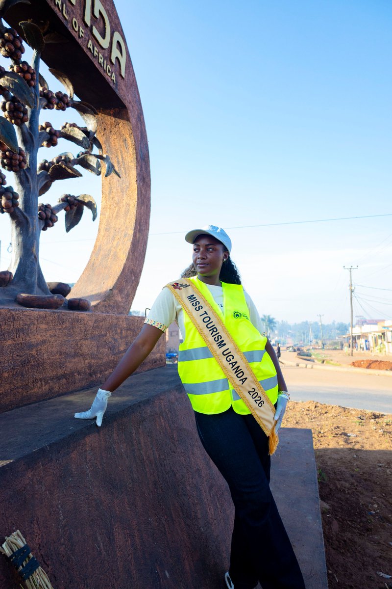 regarn_attah's tweet photo. β¨ Beauty with purpose, service with pride! πΊπ¬πΏ Miss Tourism Uganda 2026 taking part in cleaning and keeping our communities beautiful. Together, letβs protect our environment and make Uganda shine.
@MTWAUganda
@misstourismUga#CleanUganda #TourismUganda #Uganda #KeepUgandaClean https://t.co/y0j3DCnzAS