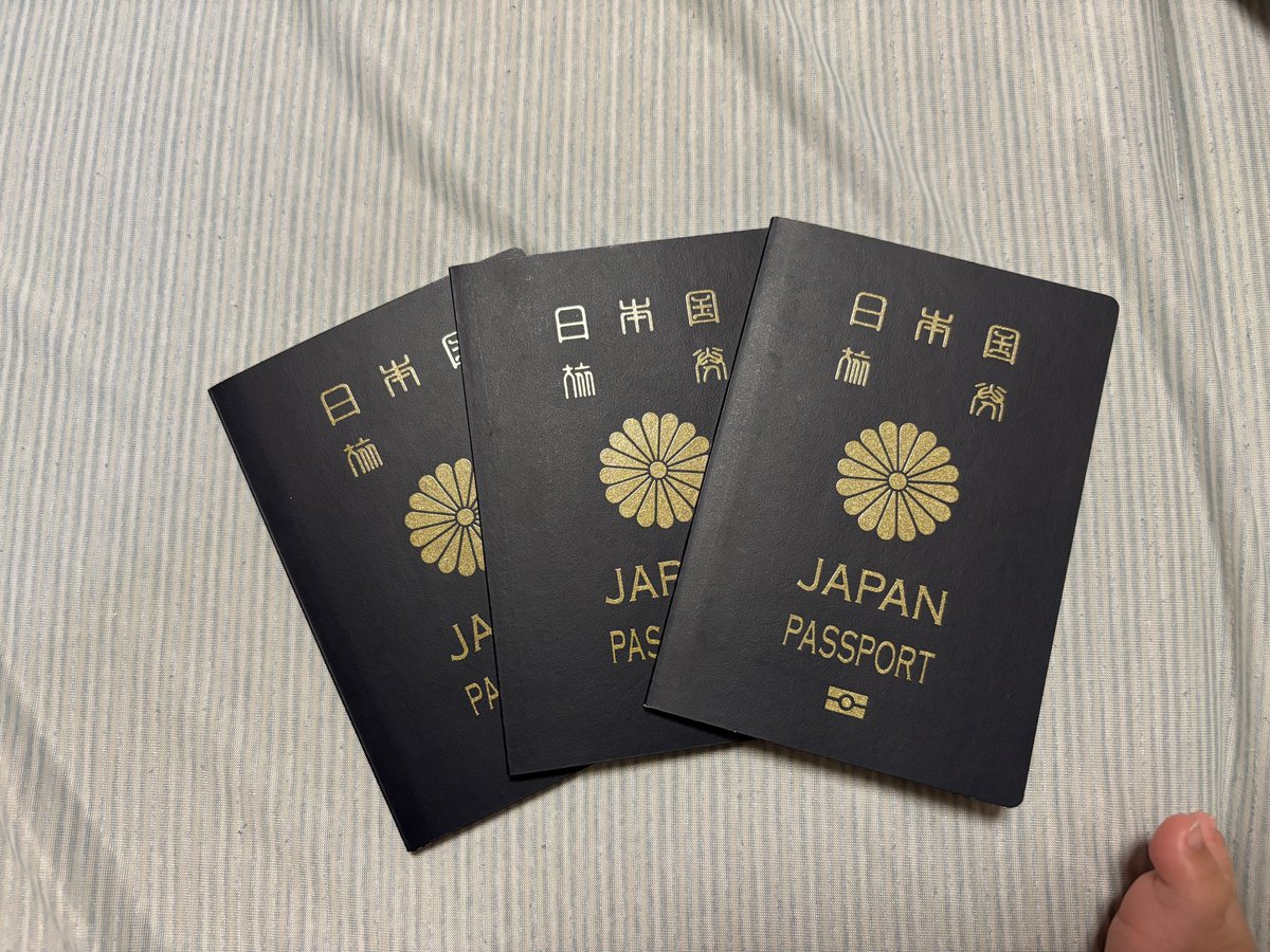 Satmcm's tweet photo. 子供たちのパスポートを携帯から申請‼︎
無事申請通るのか...うちの場合名前とか色々難しいのよね
とりあえず頑張った

#パスポート #国際結婚 #発達障害
#ヘボン式 #高齢出産 #アメリカ合衆国 https://t.co/GlyxAGKnJR