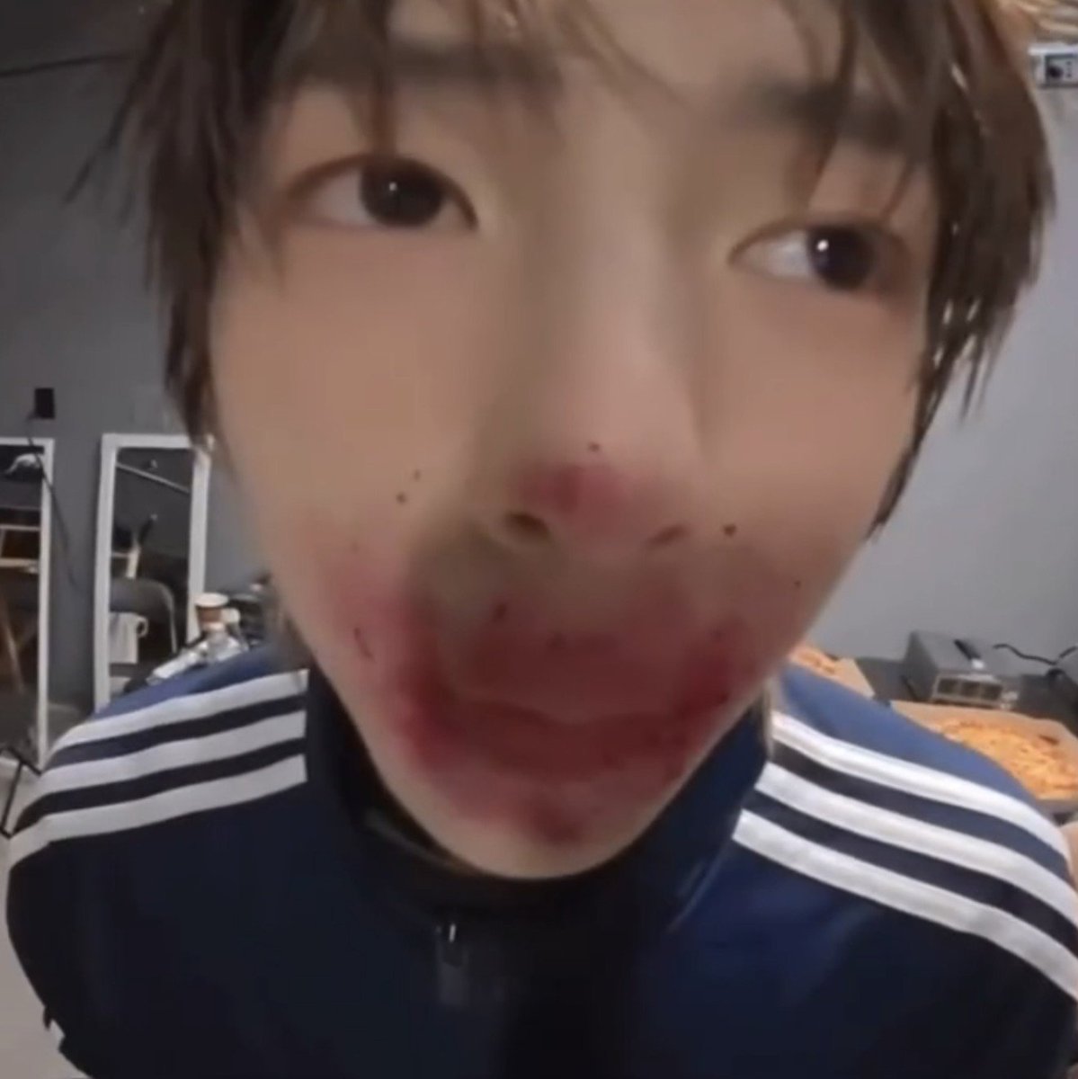 jjuwche's tweet photo. anak siapa sih ini makannya blepotan 😭😭 https://t.co/kBrr07nFnK