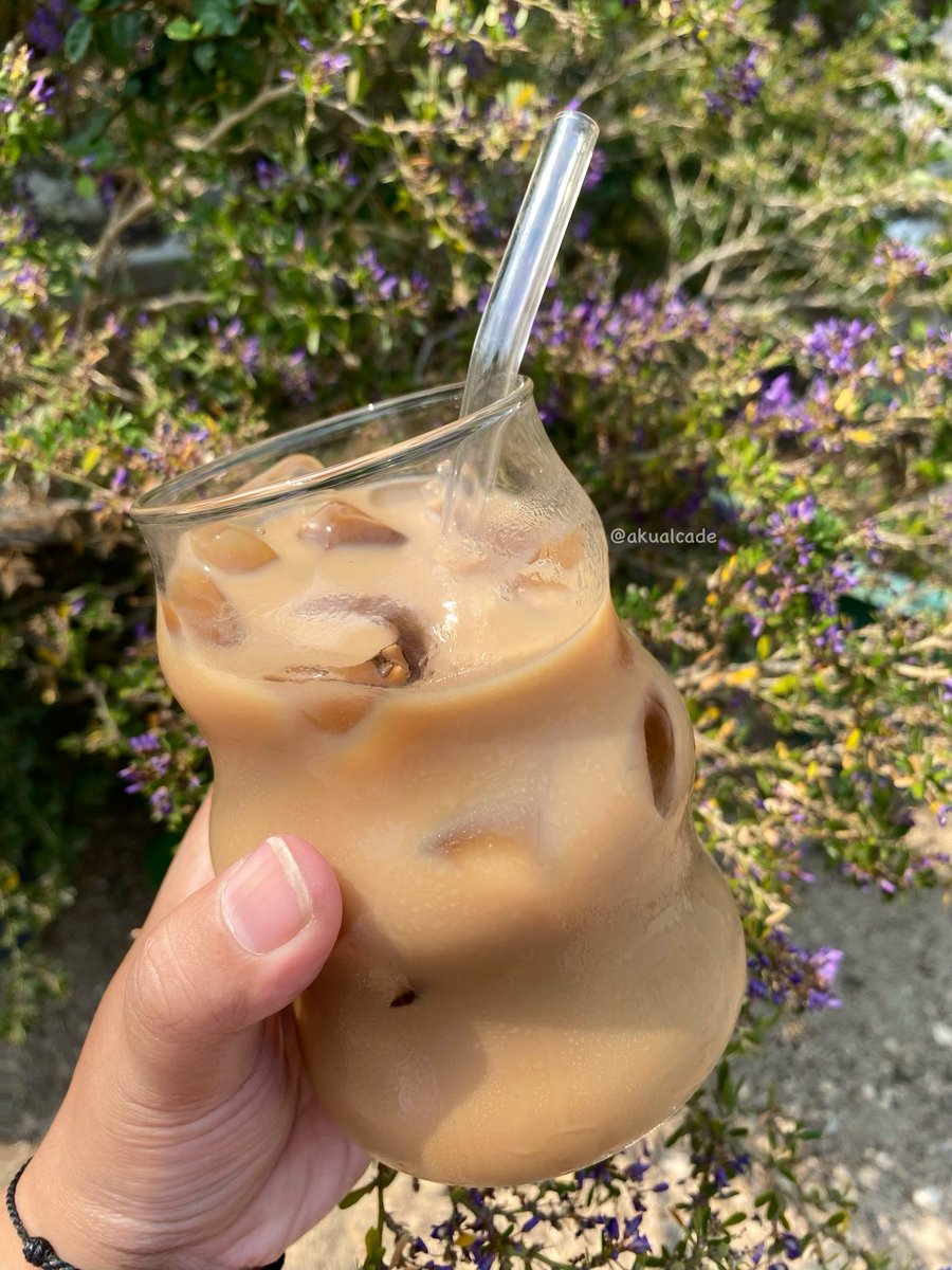 akualcade's tweet photo. Es kopi tiap hari 🫵🏻😗🤎 https://t.co/vUwT3QHAri