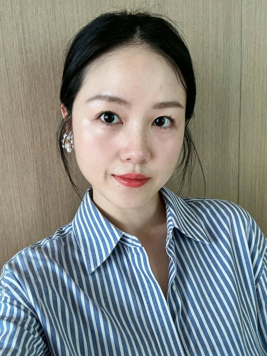 hotmom9zwx's tweet photo. 现在工作都那么累，有没有的粉丝想趴在姨的胸上休息一下…
初来乍到，希望能碰到聊得来的人，在线等～ https://t.co/1pBMN1KaYw