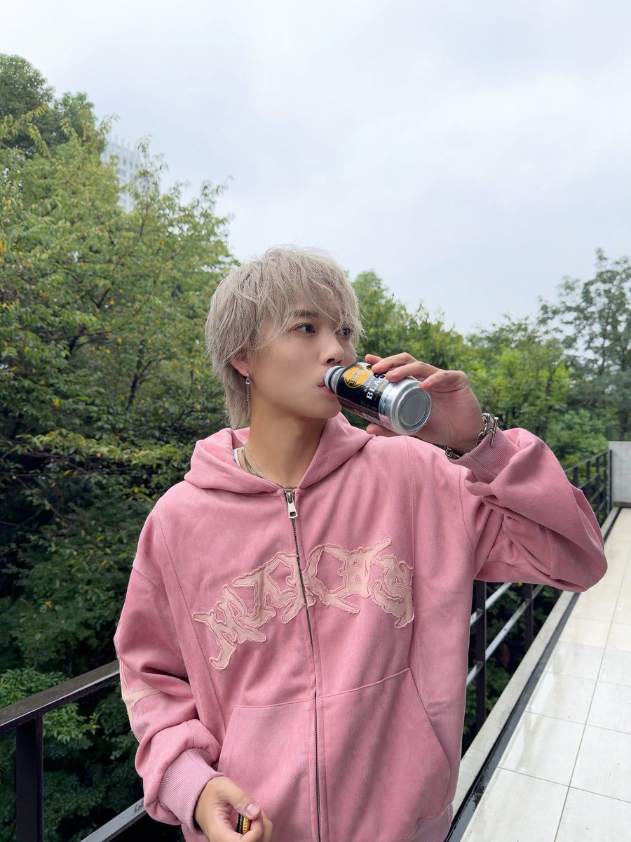 luna_mosyayan's tweet photo. さぁて何時に帰れますかね
推しとコーヒー飲んで現実逃避←
#杉本琢弥 #熊本の彼氏
ついでに宣伝しとくね←ツイデッテナンヤマジメニセンデンシロ
🎤ONEMAN LIVE 2026🎤
1125大阪 #なんばHatch
1126名古屋 #DIAMONDHALL
1204福岡 #DRUMLOGOS
1209東京 #StellarBall
🎫 https://t.co/rr1hRxFtY0 https://t.co/Yb6VlV3eGY
