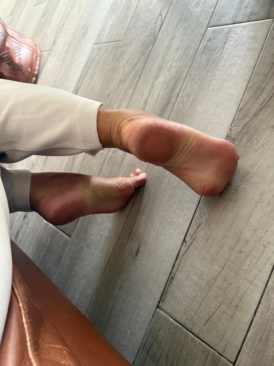 GoddessMaria93's tweet photo. I want these soles spotless! https://t.co/YLhN45NwsO