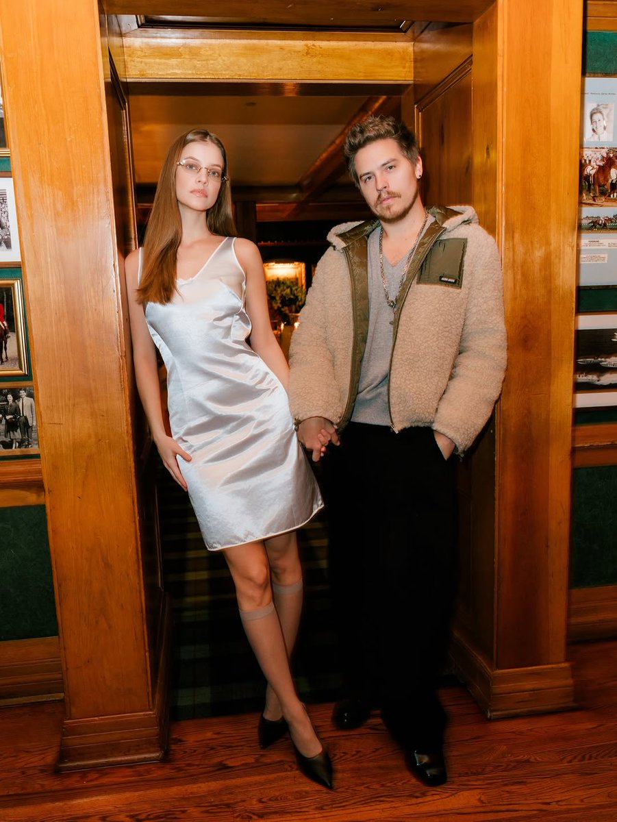 CooperViol32703's tweet photo. WINTER GLAMOUR • Dressed to impress for the entire season.  &amp;  joined the  family in Aspen to start winter. https://t.co/AZGAk8hZJg