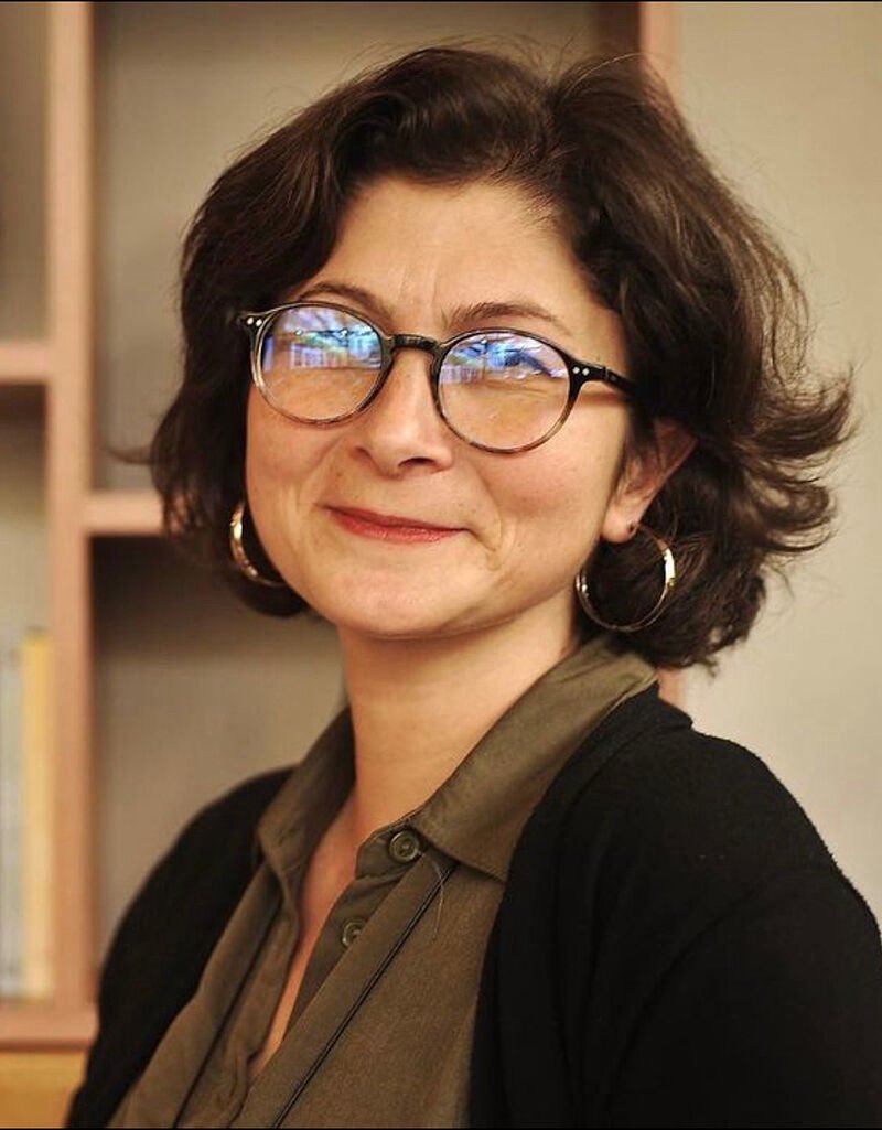 mulkiyeliler's tweet photo. Şubat 2017’de, barış imzacısı olduğu için Fakültemizden ihraç edilen; önceki dönem İkinci Başkanımız, Yüksek Danışma Kurulu üyemiz ve hocamız Doç. Dr. Elçin Aktoprak’ın görevine iade edilmesinin sevincini yaşıyoruz. https://t.co/g3aGxzStbS