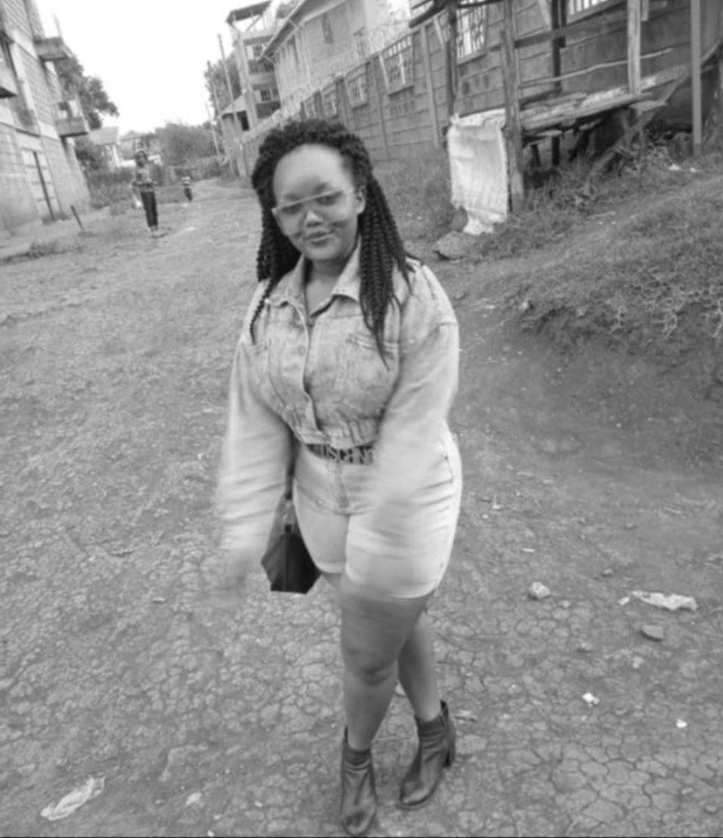 KenyanFever2's tweet photo. Hata hauna aibu wewe si ulikua unanibully bcz i have acne,something I accepted long time ago and worst of it you're a lady! Legend mgani na we ni m@laya labda hao wenye we huuzia na Mia mbili na politicians hukudanganya wakudinyie kwa gari upewe rwabe..wao  watakua deep in trenches sasa for your loss...kuvaa zile biker booster kwa dresses na kupost online watu wadhani uko na matacore na kumbe matacore ni flat inakaa unga imekandwa kandwa.. kwenda uko..no one will miss you !