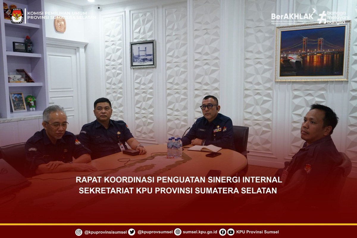kpusumsel's tweet photo. #Temanpemilih Pelaksana Tugas Sekretaris KPU Sumsel, Ashari gelar rapat koordinasi penguatan sinergi internal Sekretariat KPU Provinsi Sumatera Selatan. Selasa (29/09/2026) https://t.co/fNx4wZSjDs