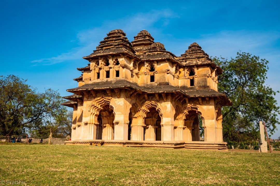 Ariemog's tweet photo. Lotus Mahal, Hampi, India https://t.co/TPDnxTxZAk