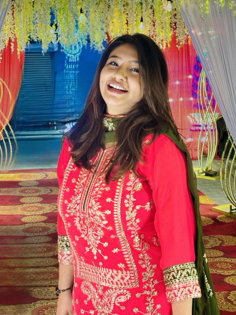 MajaP2000's tweet photo. Punjaban genes❓🤨

Wedding bells 🔔 🌸

#throwback #2025 #dostkishaadi https://t.co/6jWL8f7M1r