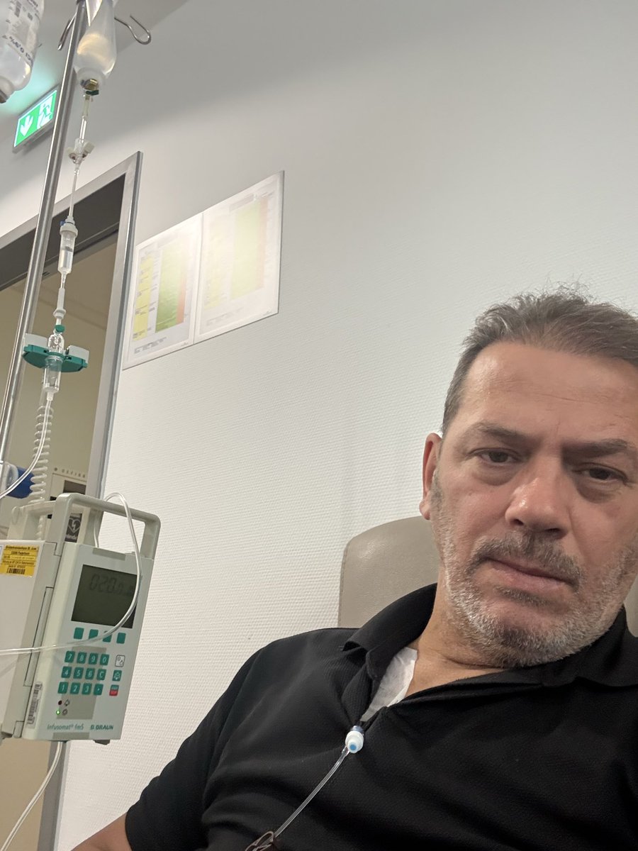 betonfenerli69's tweet photo. Evet arkadaşlar iki buçuk senedir Tumor/Kanser tedavisi görüyorum ve çok zor günler geçirdim…bugünden sonra tek seansım kaldı ve bütün tahlillerim temiz çıktı…çok sevinçliyim!
Umarım sene sonunda ben bu kanseri yendim diyeceğim!! https://t.co/xxDj6rM1bO