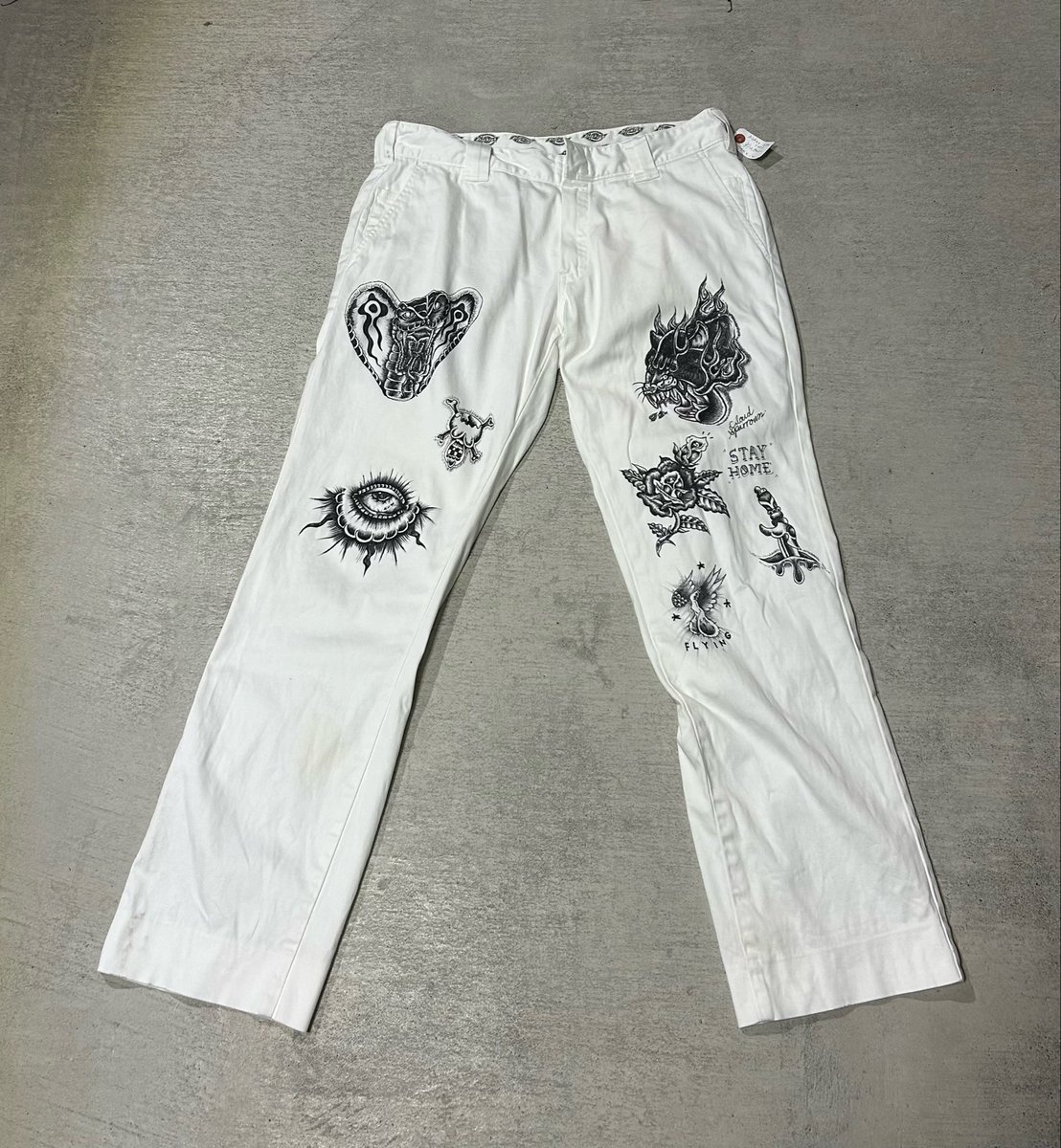 cloudsparrows's tweet photo. Recommend‼︎
Dickies ペイントパンツ W34
手描きで描いております。
オーダーも受け付けております🙇
ボディの持ち込み可‼︎
気になる方はご連絡お待ちしております。
#茨城 #dickies #peint
#常盤高校隣 #手描き https://t.co/Td9G2x76QJ