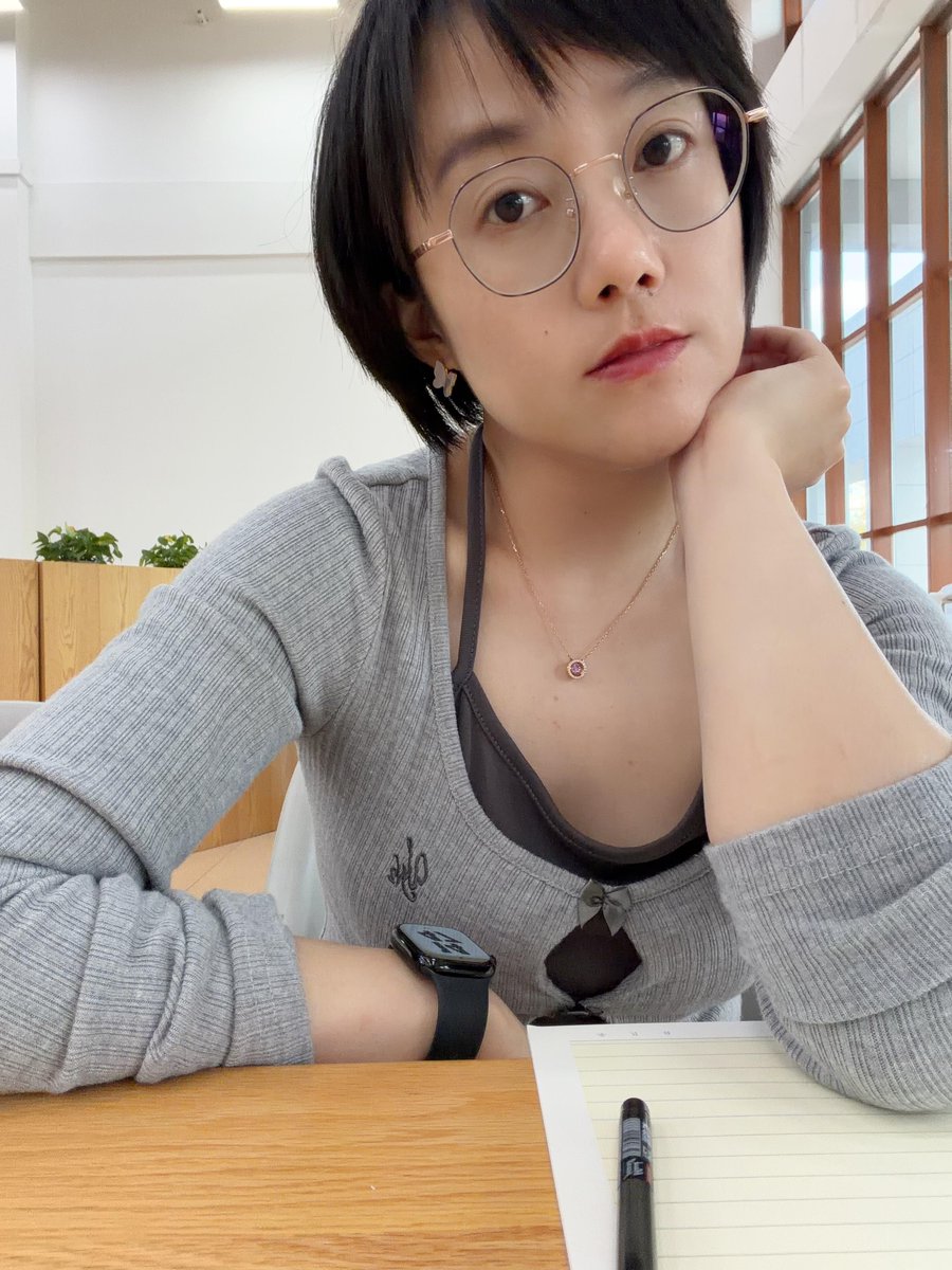 janavypp's tweet photo. 想问下各位推友们，在x看片，你们一般搜什么关键词？你们喜欢什么剧情的 https://t.co/rR5aZoJ0Da