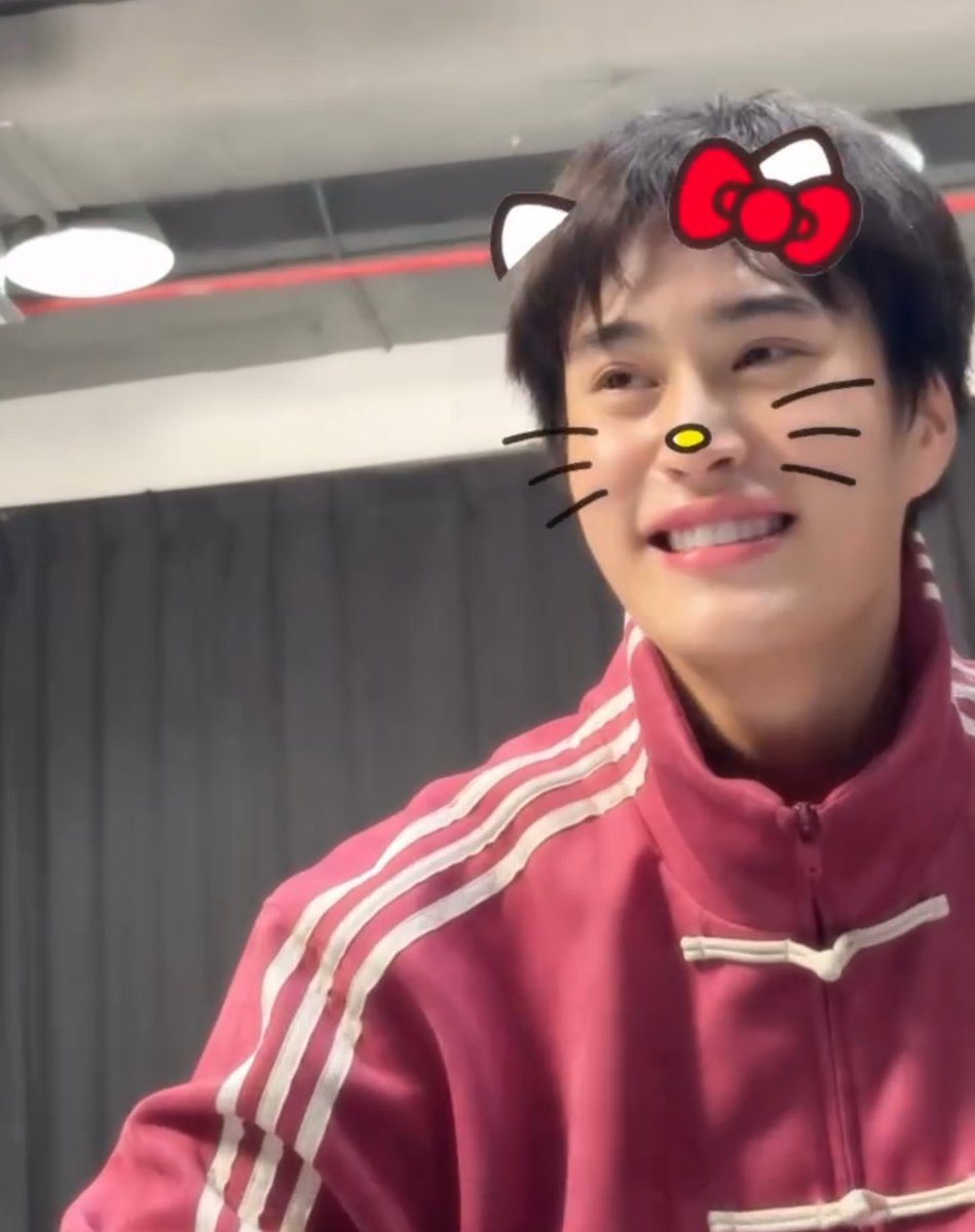 amornserpk's tweet photo. ผมยาวก็สวย ผมสั้นก็น่ารักคับ 😭🤟🏻 https://t.co/hkjWypdyG7