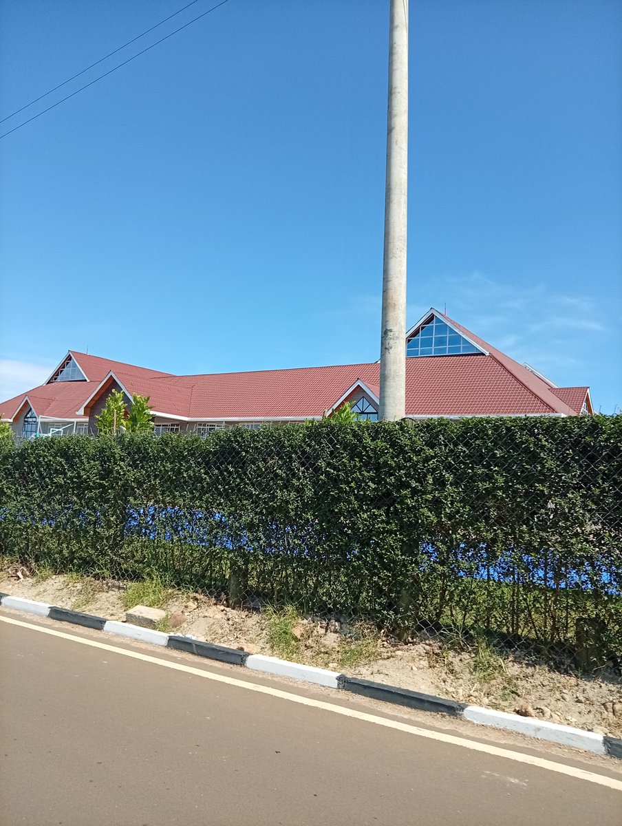 Chemusar7's tweet photo. the first project to be done by this regime in under 6 months 
at the background is Kipketii primary.leo nimepanda kutoka Kiplokyi through Kimargis ,Kapmogoso ,Chebango to Chebole mamae .mambo ni nywee https://t.co/84cAWgaAg3
