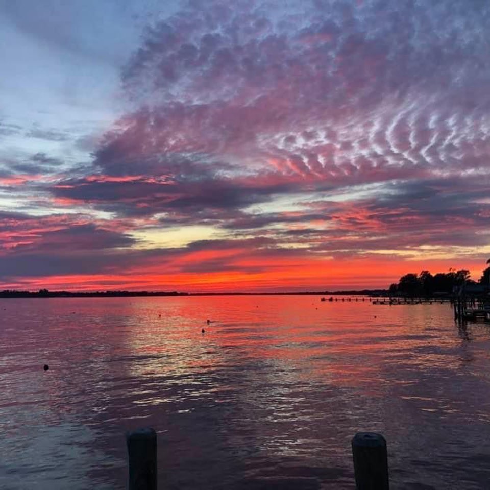 _rafamartins's tweet photo. Little Washington sunsets. #sunset #riversunset #tarpamlico #realbedandbreakfast #getaway #relax #smalltown #smalltowncharm @littlewashingtonnc @visitnc https://t.co/q1oAtBJDiP