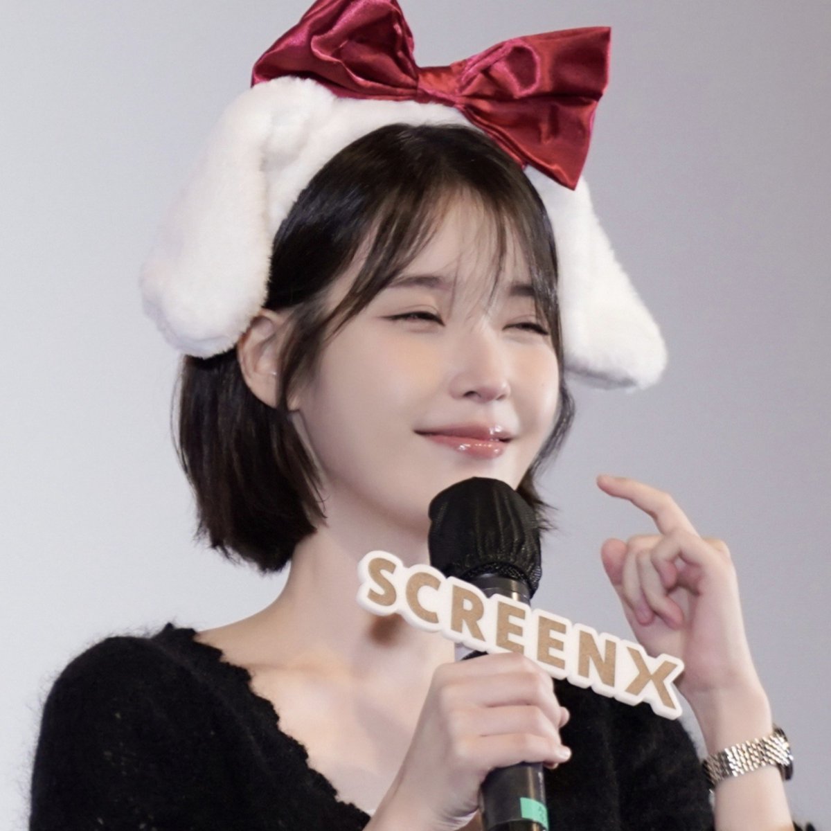 IU_winter's tweet photo. 아이유는 착한 것 같아
귀여운 중인데도 저렇게 웃어주기까지 하니까 https://t.co/KZ3DzzDEA0