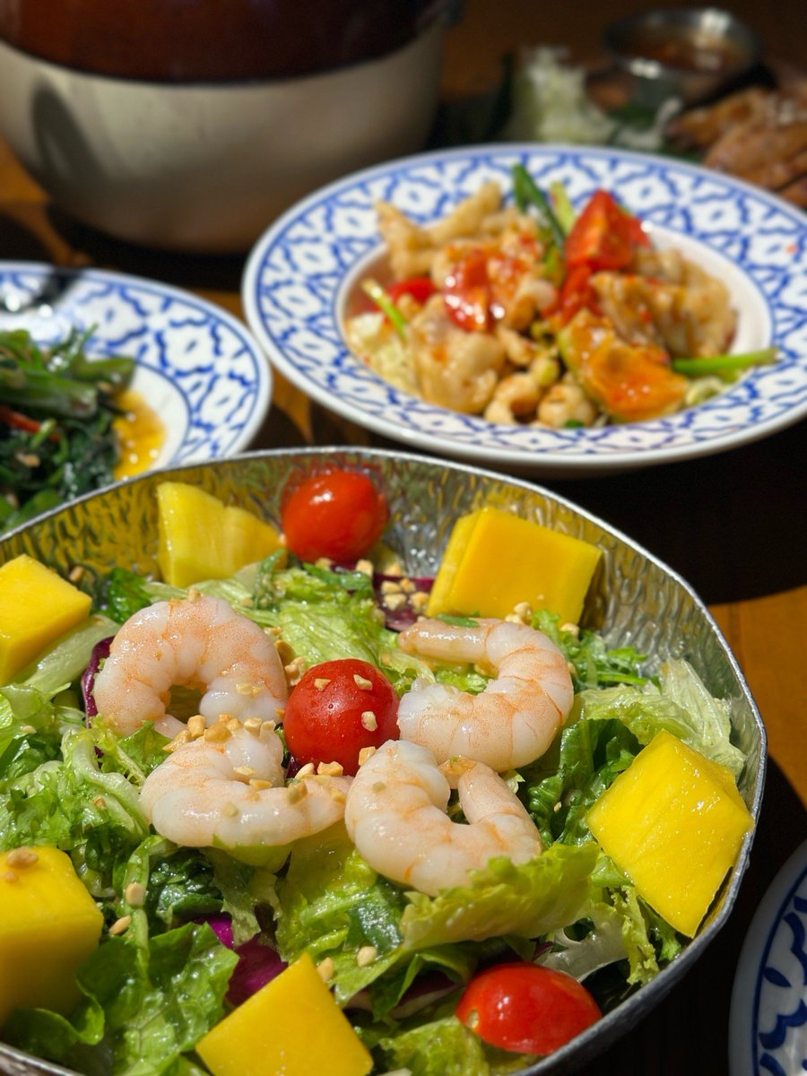 juansandy250979's tweet photo. Craving bold flavors Try our new fusion dish: coconut-cilantro shrimp tacos with tangy lime crema  A taste of the tropics in every bite!， https://t.co/A2grXzkVne