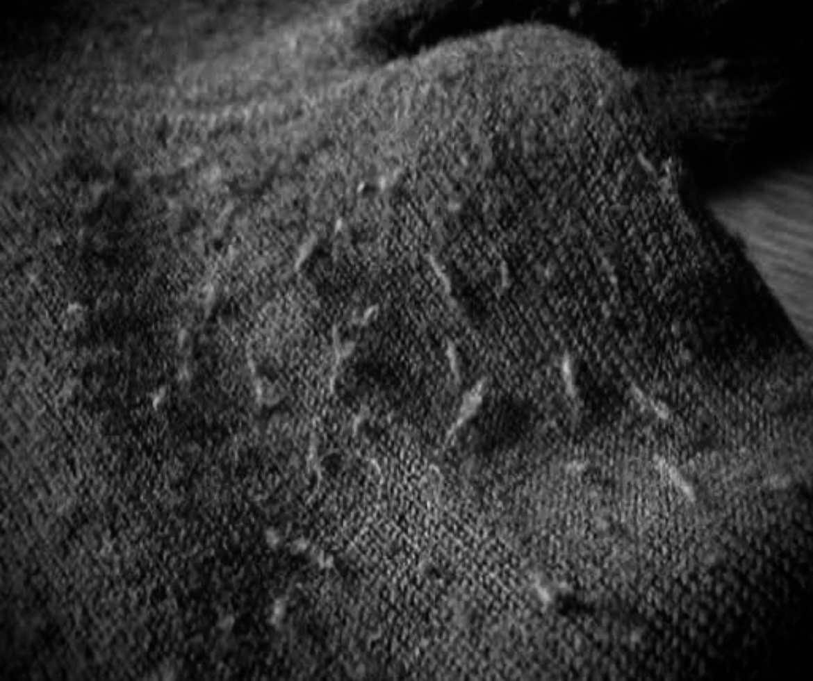 watchingmathew's tweet photo. Every time I see any old/blurry screenshots they literally feel like these old grainy sweaters in my my mind https://t.co/ODf3WIYGBZ