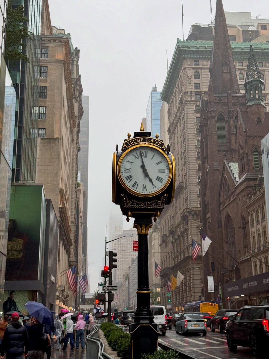 SeascapeNature's tweet photo. A rainy day in New York 🇺🇸 https://t.co/tAN0j8TVMm