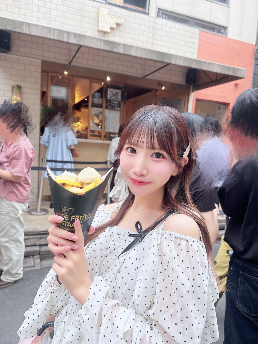 amu_7se's tweet photo. 昨日はみんなとダンス練習してきたよー✌🏻疲れすぎてすぐ寝てた笑
かっこいいあむぴが見れる予感👀💕︎

こちらは全然関係ないけどクレープと見せかけたポテトとわたし🍟 https://t.co/yjKRX9AH1y
