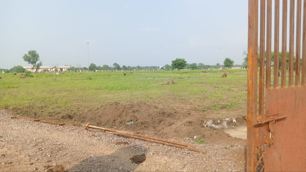 meetmehta26's tweet photo. Ground status at the Polymatech SEZ site in Nava Raipur 🏗️
Boundary work is just starting on the plot, but construction on the main factory building hasn't begun yet. Check out the current look! 👇
#Polymatech #NavaRaipur #semiconindia https://t.co/wtPwYyqat1