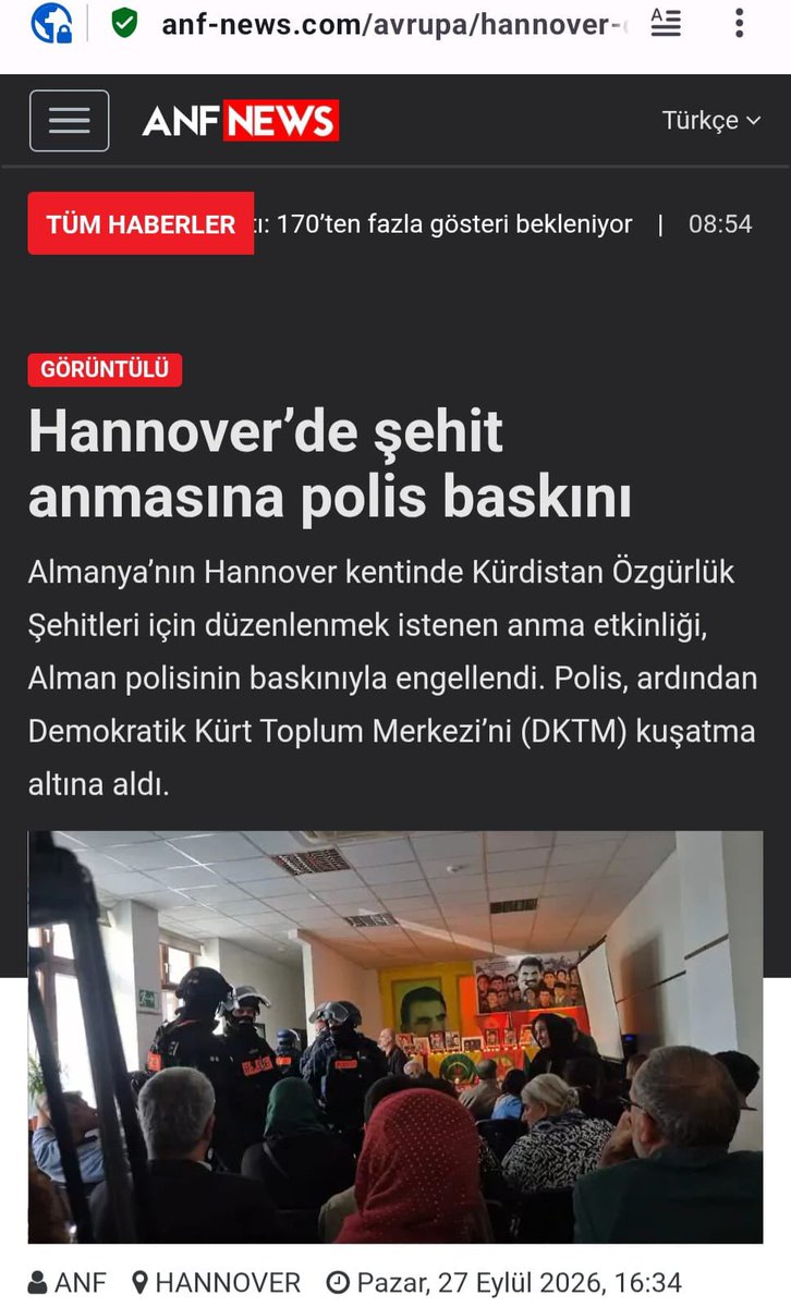Adem__Taskaya's tweet photo. Bugün PKK'nın yayın organı ANF'den yorumsuz iki haber.

Türkiye'de serbest, Almanya'da yasak!

Solda, Diyarbakır ve İstanbul'da PKK'lı öldürülmüş teröristlerin sözde "şehit" olarak serbestçe anılması.

Sağda Almanya'da yine PKK'lı öldürülmüş teröristlerin sözde "şehit" olarak anılmasının Alman polisi tarafından yasaklanması.