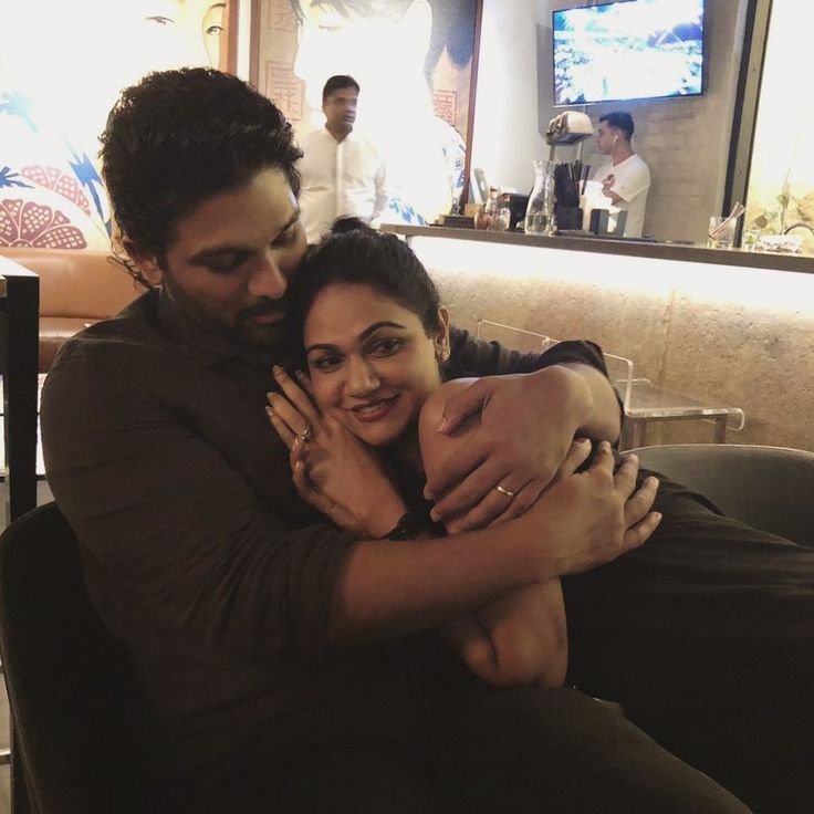 tfiholic_'s tweet photo. @alluarjun Happy Birthday vadhinAAmma 🎀 https://t.co/OtETK4PJxM