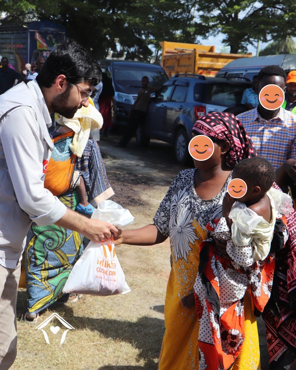 iyilikhane's tweet photo. Kurbanınız ihtiyaç sahiplerine umut olsun. Bağışladığınız kurbanları, vekaletiniz doğrultusunda Türkiye ve Afrika'da ete ulaşmakta güçlük çeken yetim ve ihtiyaç sahibi çocuklara ulaştırıyoruz.✨ https://t.co/6ljbwuD6H5