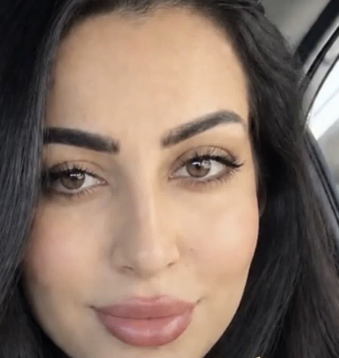 Elbeirutiyi's tweet photo. @MhrS4569 شي طبيعي لما منظرك يكون هيك يا مريضة
اكسر تلفوني و احرق خطي و امحي حسابي و الغي الانترنت 🤣🤣🤣🤣 و لك شو هيداااااااااااا كيف الك عين تحكي عن الشكل و الله ماسخك كيففففففففففففف https://t.co/ETQchf8u2C