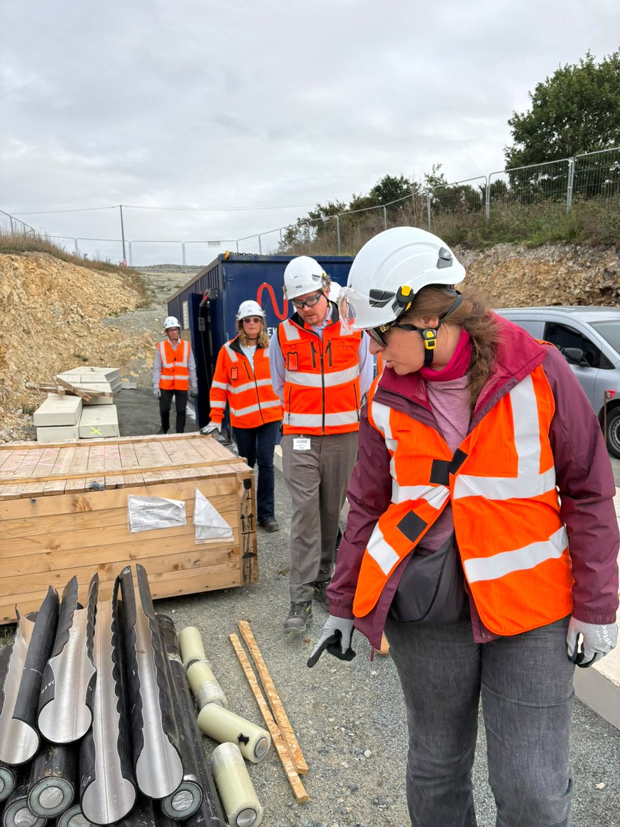cinea_eu's tweet photo. On the ground in La Martyre &amp; the onshore cable route in Brittany 🇫🇷 seeing #CelticInterconnector progress

This vital project is establishing the 1st electricity interconnection btw France &amp; Ireland boosting Europe’s energy security &amp; supporting clean transition

#EU #CEFEnergy https://t.co/QHVAyWw3IY