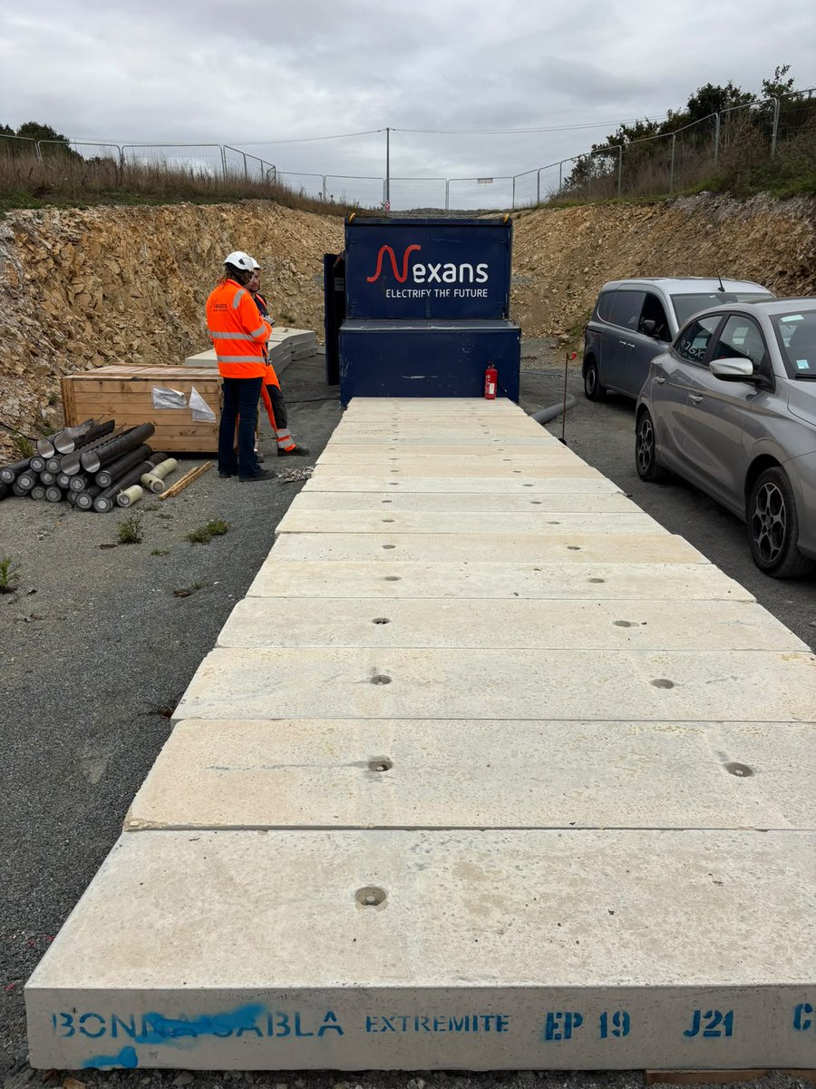 cinea_eu's tweet photo. On the ground in La Martyre &amp; the onshore cable route in Brittany 🇫🇷 seeing #CelticInterconnector progress

This vital project is establishing the 1st electricity interconnection btw France &amp; Ireland boosting Europe’s energy security &amp; supporting clean transition

#EU #CEFEnergy https://t.co/QHVAyWw3IY