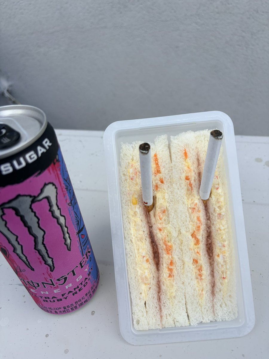_i0n_12's tweet photo. 촬영 후 이온이 맛있게 먹었습니다. ^_−☆
#담배 #담배전시 https://t.co/AMQf7jTSqJ