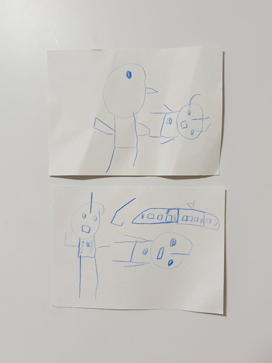 paricono's tweet photo. 幼稚園から、昨日と同じ構図の絵をたくさん持ち帰ってきて笑った。

最後のは、「この向きにするとタロウがバードンを倒してるみたいに見えるね」と話したやつ。
どこか虚しそうな目だ。 https://t.co/IrpVPxo8jy
