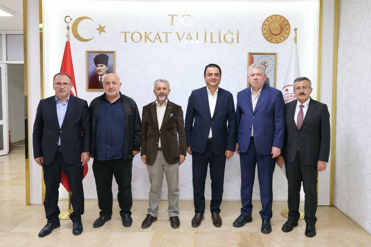 Cihannumader's tweet photo. Genel Başkanımız Selim Cerrah (@Selimcerrah) ve Yüksek İstişare Kurulu Başkanımız Ahmet Akça, Tokat İl Millî Eğitim Müdürlüğü tarafından düzenlenen Öğretmen Akademileri Açılış Programına katıldı.

Programın ardından Tokat Valisi Abdullah Köklü’yü (@abdullahkoklu) ziyaret eden heyetimiz, yürütülen çalışmalar ve iş birliği imkânları üzerine istişarelerde bulundu.

Nazik kabulleri ve kıymetli değerlendirmeleri için Sayın Valimize teşekkür ediyor, Öğretmen Akademileri’nin eğitim camiamız için hayırlara vesile olmasını diliyoruz.