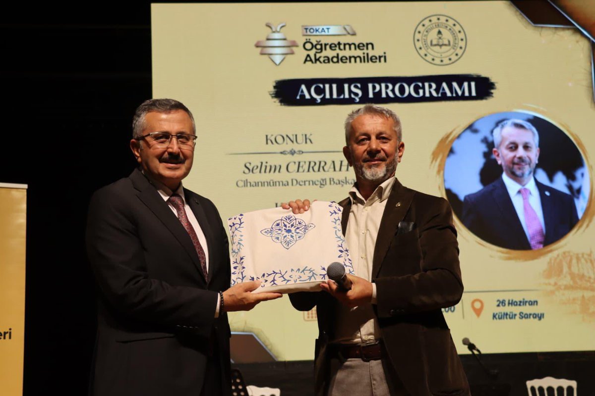 Cihannumader's tweet photo. Genel Başkanımız Selim Cerrah (@Selimcerrah) ve Yüksek İstişare Kurulu Başkanımız Ahmet Akça, Tokat İl Millî Eğitim Müdürlüğü tarafından düzenlenen Öğretmen Akademileri Açılış Programına katıldı.

Programın ardından Tokat Valisi Abdullah Köklü’yü (@abdullahkoklu) ziyaret eden heyetimiz, yürütülen çalışmalar ve iş birliği imkânları üzerine istişarelerde bulundu.

Nazik kabulleri ve kıymetli değerlendirmeleri için Sayın Valimize teşekkür ediyor, Öğretmen Akademileri’nin eğitim camiamız için hayırlara vesile olmasını diliyoruz.