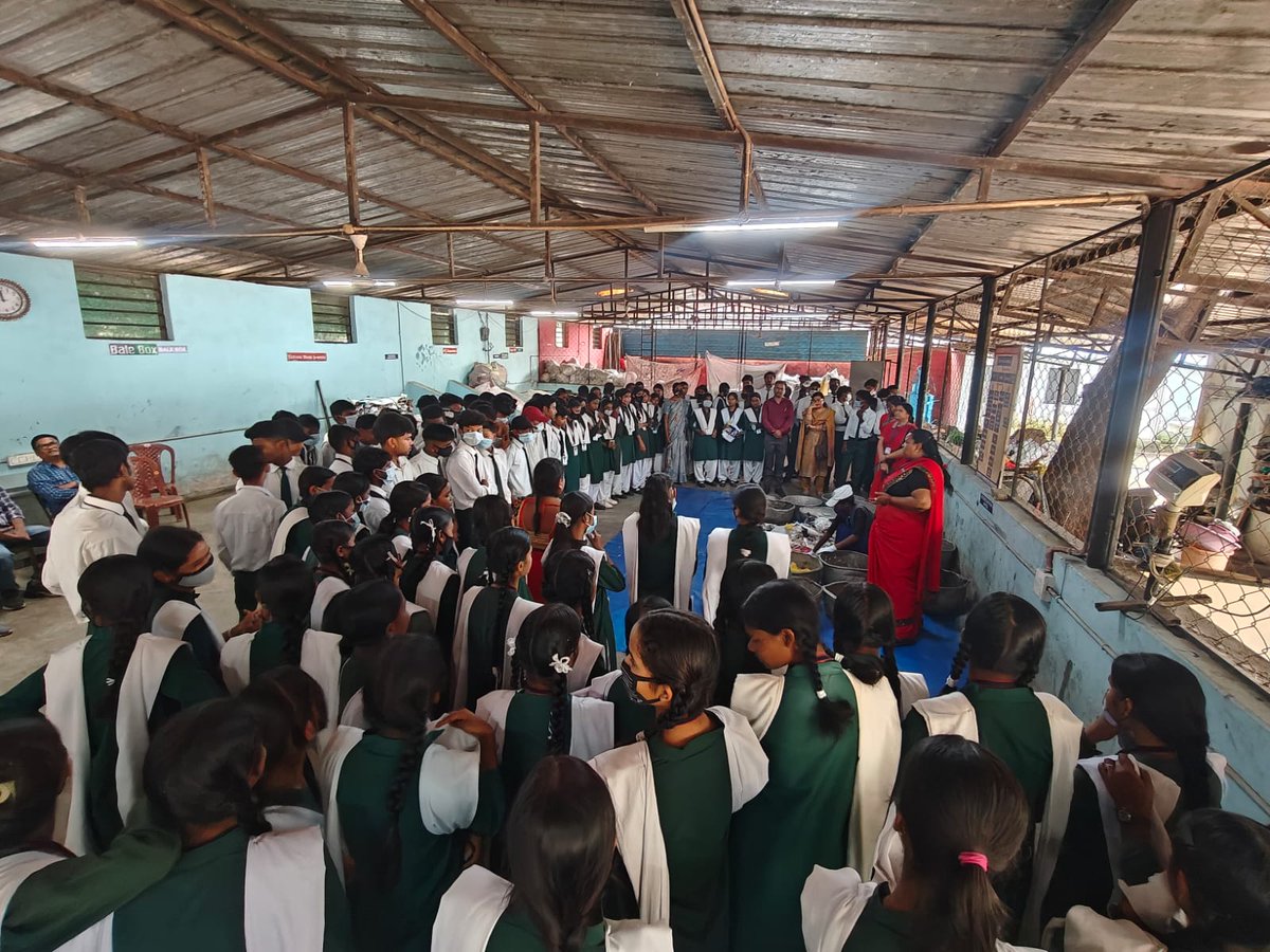 SwachhAMC's tweet photo. सेवा संकल्प एवं स्वच्छता ही सेवा - युवा फॉर स्वच्छता हेतु स्कूली छात्रों का अपशिस्ट प्रबंधन केंद्र भ्रमण  #Surguja #SHS2026 #SewaSankalp
@SwachhBharatGov https://t.co/meZpx06k1B