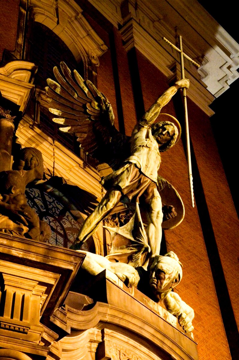 nikolausmella's tweet photo. J. S. #Bach composed the #ChurchCantata, Herr Gott, dich loben alle wir, #BWV 130, for the Feast of Saint Michael, and it was performed, for the first time, on this day, 29th September 1724. :-) 🍁 ⛪
Archangel Michael by August Vogel Church Sankt Michaelis in #Hamburg. https://t.co/XVP7vwuj9q