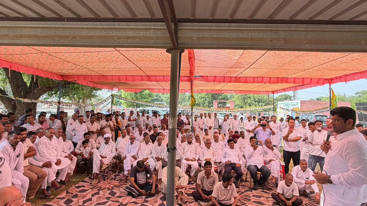 Dchautala's tweet photo. आज पूरा दिन रानियाँ हलके के गांवों में आप सभी के साथ - गांव बनसुधार और धोतड़ से शुरूआत... https://t.co/wiYE7ZFAZY