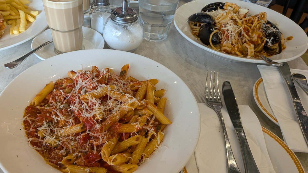 P_sudzo's tweet photo. パースの港町フリマントルは伊達じゃない歴史を感じるね、老舗のイタリアンも美味だったw https://t.co/RQAtxK7S5u