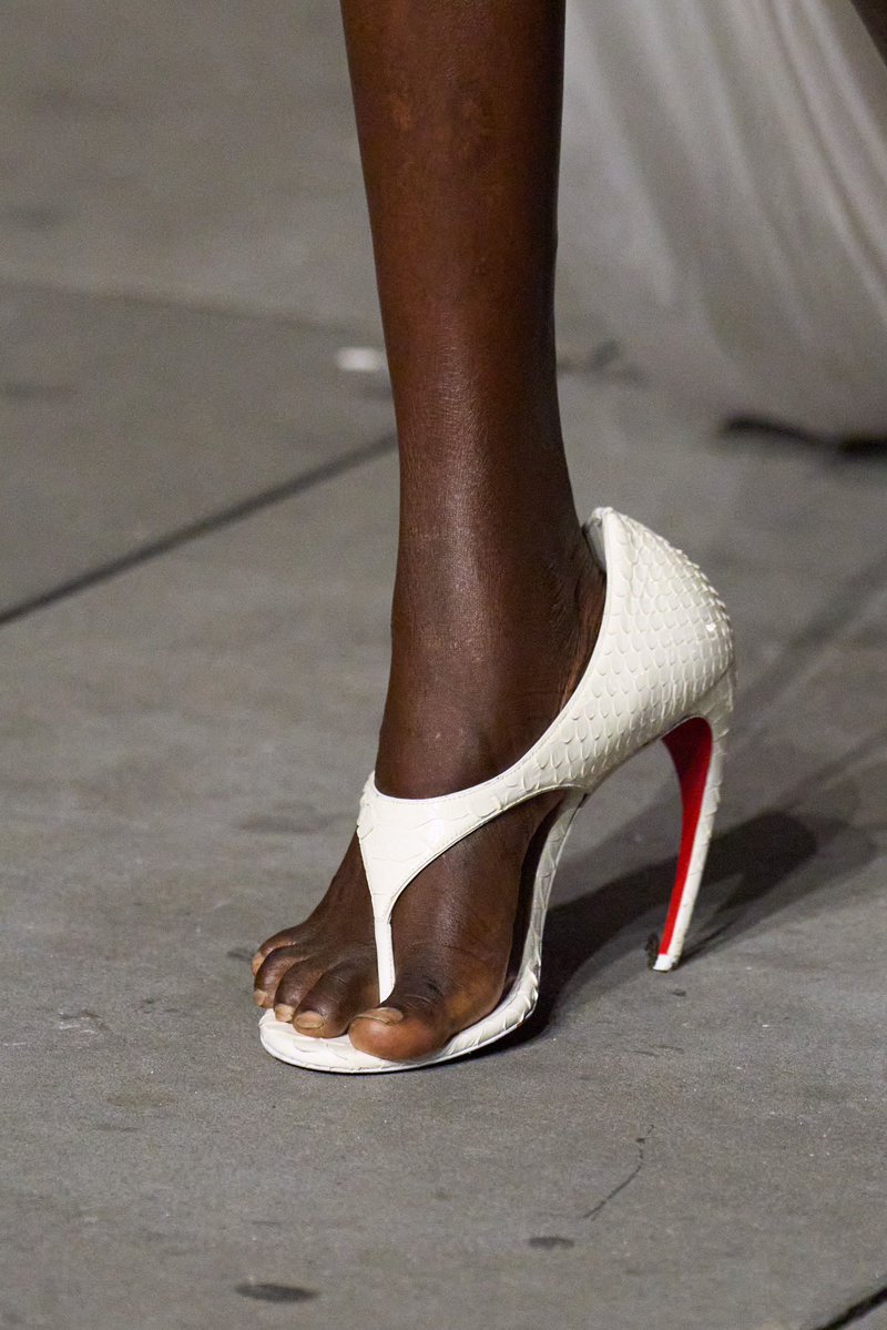 jacquemusx's tweet photo. One thing about Matières Fécales: they’re gonna deliver sickening Louboutin heels. https://t.co/Nn4S5IU5wQ