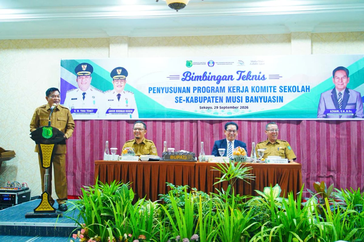 Utarapost1's tweet photo. Komite Sekolah Jadi Mitra Penting, Bupati Toha Dorong Program Kerja Lebih Terarah

Baca selengkapnya di link dibawah ini:
https://t.co/6C6pyBJPlR https://t.co/ICvyZoMcfo