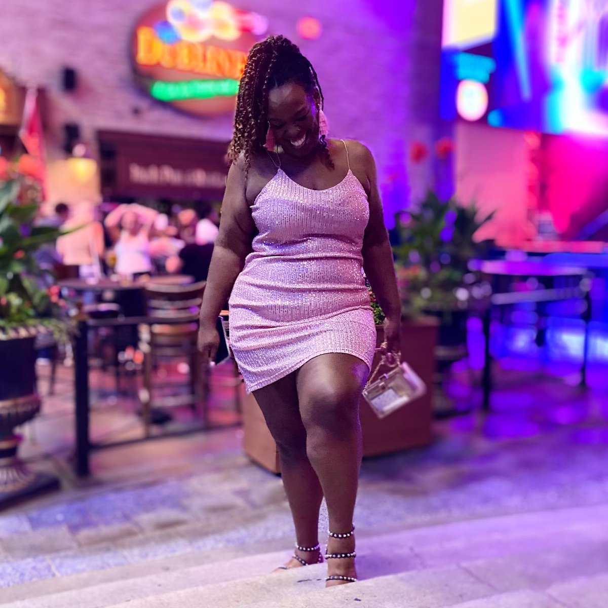 82996544's tweet photo. Live for today, plan for tomorrow, party tonight 💕🍾
•
•
•
•
S/O to my photographer @muhfuknmandi 😝
•
•
•
•
#KansasCity #PNL #NightOut #HelloKaris #MO #KC #GoodVibes #PrettyInPink #Pink https://t.co/3L8IMfRkSs