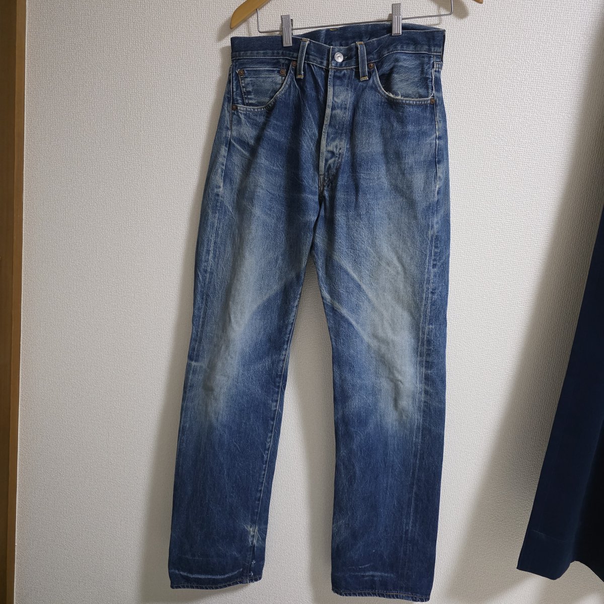 501XXLEVIS501XX's tweet photo. リーバイス 501 1955年モデル バレンシア製 W33 Y249

https://t.co/1qwH0JtwaP..

LEVI'S VINTAGE CLOTHING
LVC
501XX 1955年モデル 55501
バレンシア製
紙パッチ
BIG"E"
赤ミミ
ボタン裏「555」

#LEVIS 
#リーバイス 
#ジーンズ 
#デニム 
#ジーパン 
#Jeans 
#DENIM 
#ラクマ https://t.co/nvZNutnKNJ