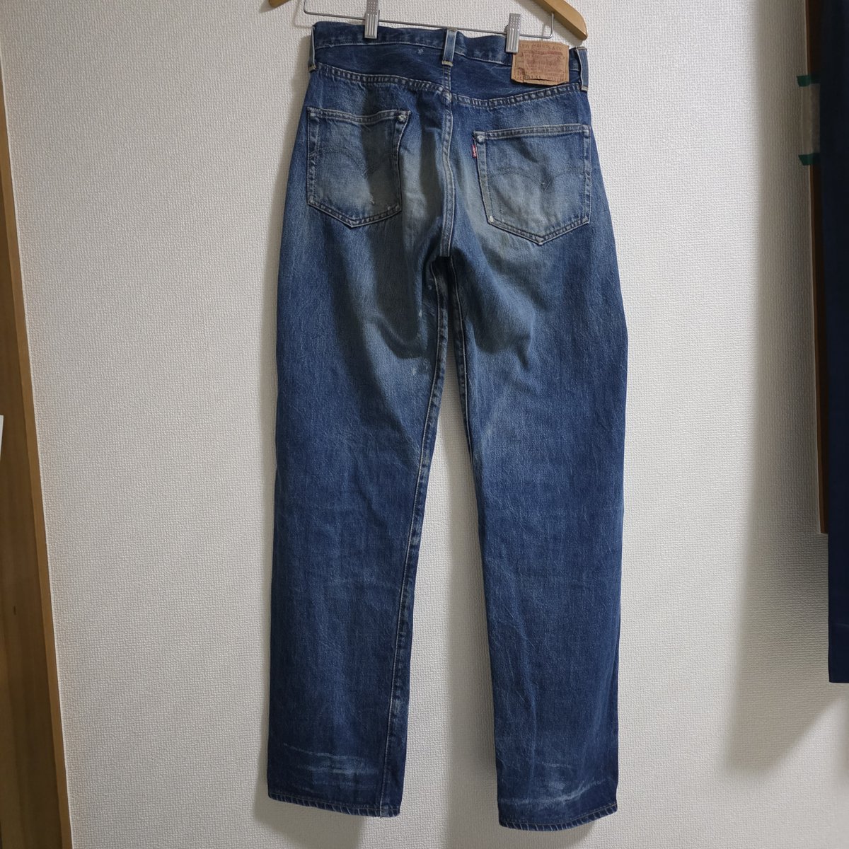 501XXLEVIS501XX's tweet photo. リーバイス 501 1955年モデル バレンシア製 W33 Y249

https://t.co/1qwH0JtwaP..

LEVI'S VINTAGE CLOTHING
LVC
501XX 1955年モデル 55501
バレンシア製
紙パッチ
BIG"E"
赤ミミ
ボタン裏「555」

#LEVIS 
#リーバイス 
#ジーンズ 
#デニム 
#ジーパン 
#Jeans 
#DENIM 
#ラクマ https://t.co/nvZNutnKNJ
