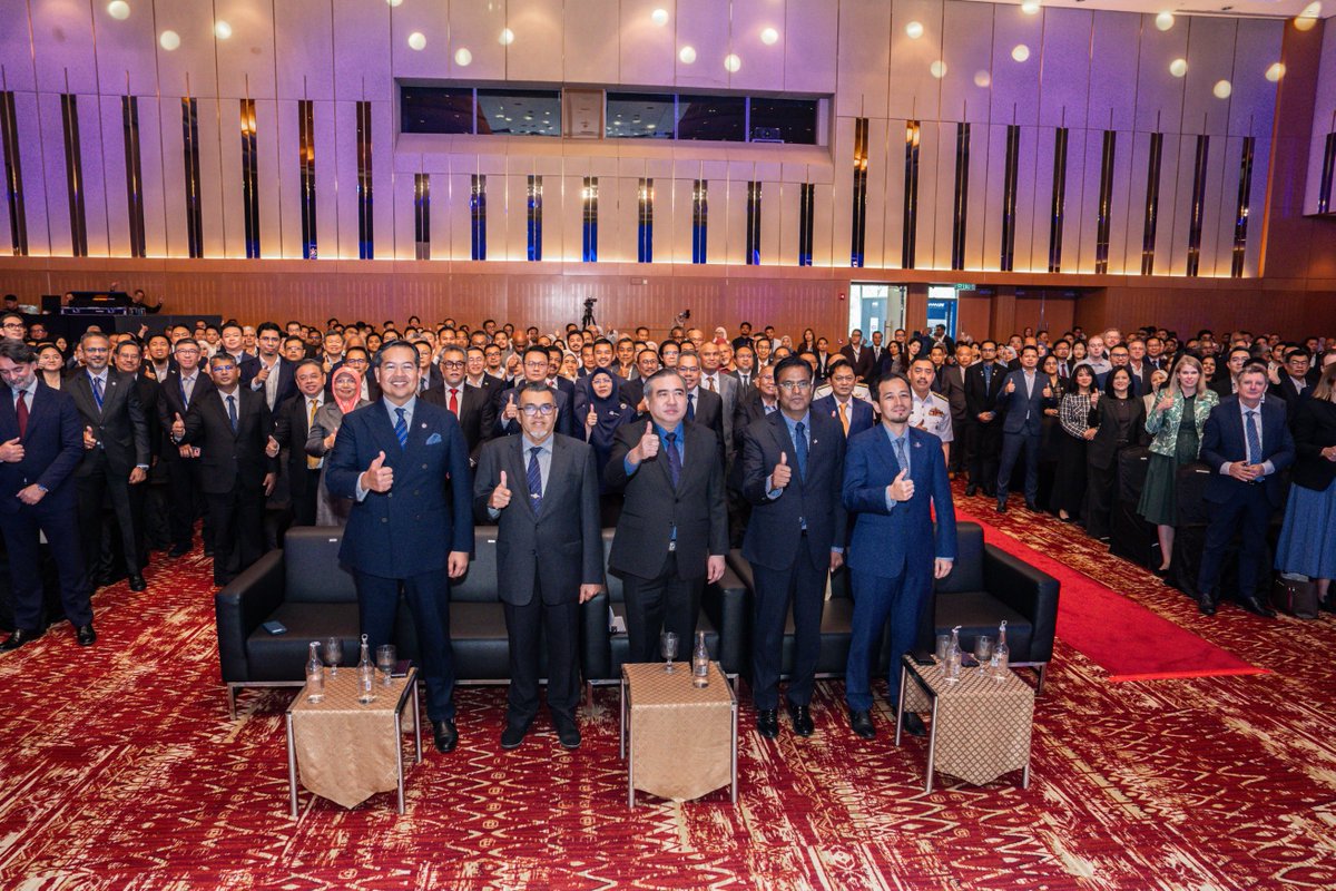 MOTMalaysia's tweet photo. MMW2026 is officially underway! Under the theme “From Ambition to Action: Powering Maritime Excellence”, MMW2026 strengthens Malaysia’s role as a progressive maritime nation and Asia-Pacific maritime hub.

🔗 https://t.co/pqTdQzUKil

#MalaysiaMaritimeWeek2026 #MMW26 #MOTMalaysia https://t.co/msnaOro0Bg