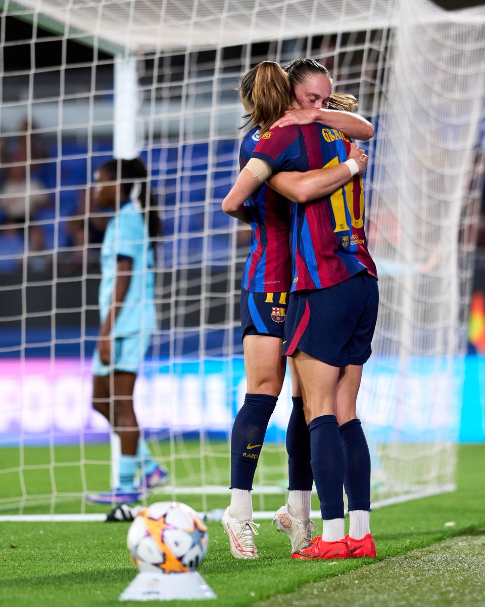 alexcaparros's tweet photo. Ewa Pajor 🤝 Caroline Graham Hansen

FC Barcelona v Paris FC
UEFA Women's Champions League

All shot for @wchampionsleague via @gettysport

#FCB #FCBarcelona #UWCL #Football #WomensFootball https://t.co/Eu8ftv9QZI