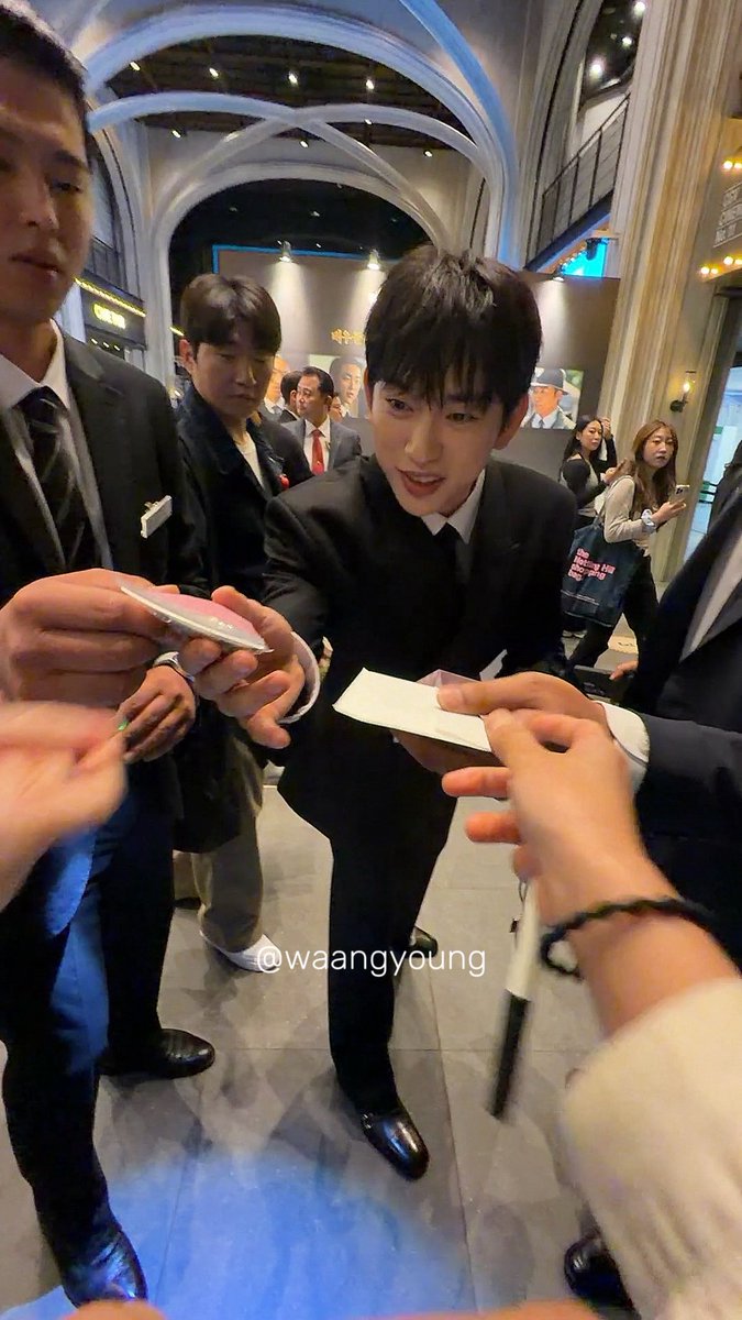 waangyoung's tweet photo. 260929 진영

편지만 받겠다는 착둥이…… 아 어떡해 진짜…

#박진영 #jinyoung #100일의거짓말 https://t.co/9cokE1DoVD