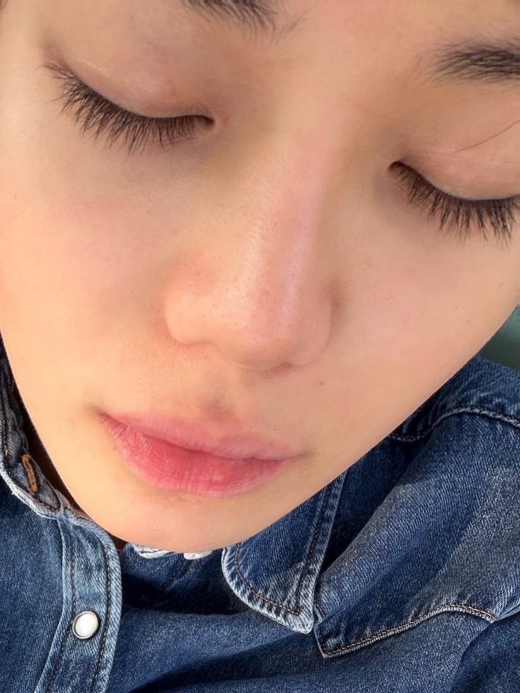 keonhohyul's tweet photo. hAA ya ampun doll face! does he know how pretty he is t___t sumpah cantik, cantik, cantik banget, wajah putih mungil, bibir pink plump, pipi merah merona, bulu mata panjang melentik, aduh kata indah juga ga cukup buat mendeskripsikan kwon mozzarella orori princess babydoll 🥺💕 https://t.co/8OMgjuJEh3